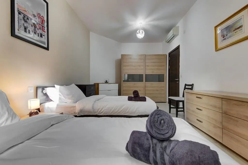 Modern And Spacious 3 Bedroom Apt In St Julian'S Saint Julian's