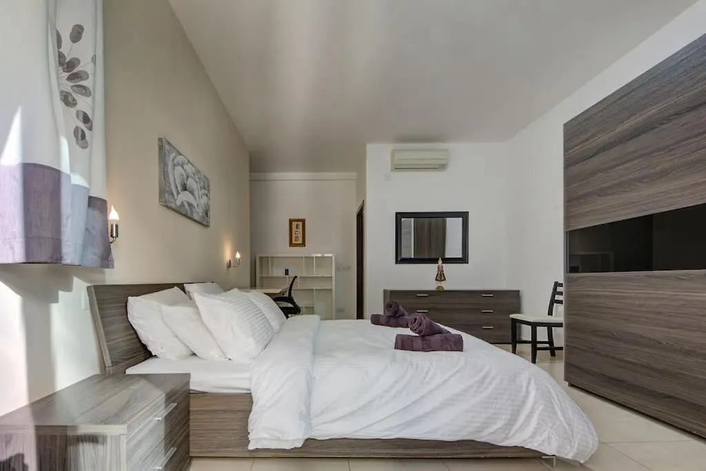 Modern And Spacious 3 Bedroom Apt In St Julian'S Saint Julian's