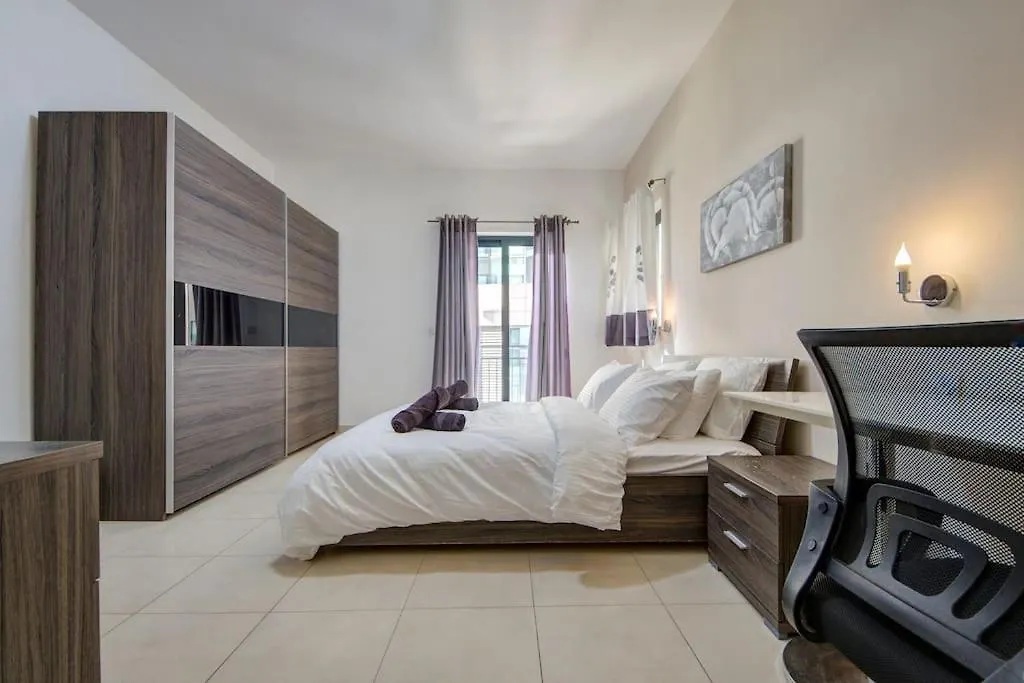 Modern And Spacious 3 Bedroom Apt In St Julian'S Saint Julian's